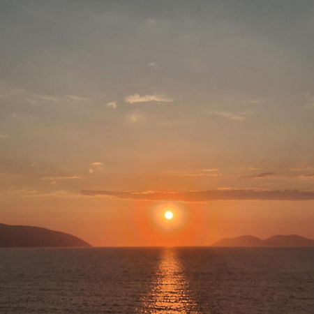 Darla Sea View Apartment Vlorë Eksteriør bilde
