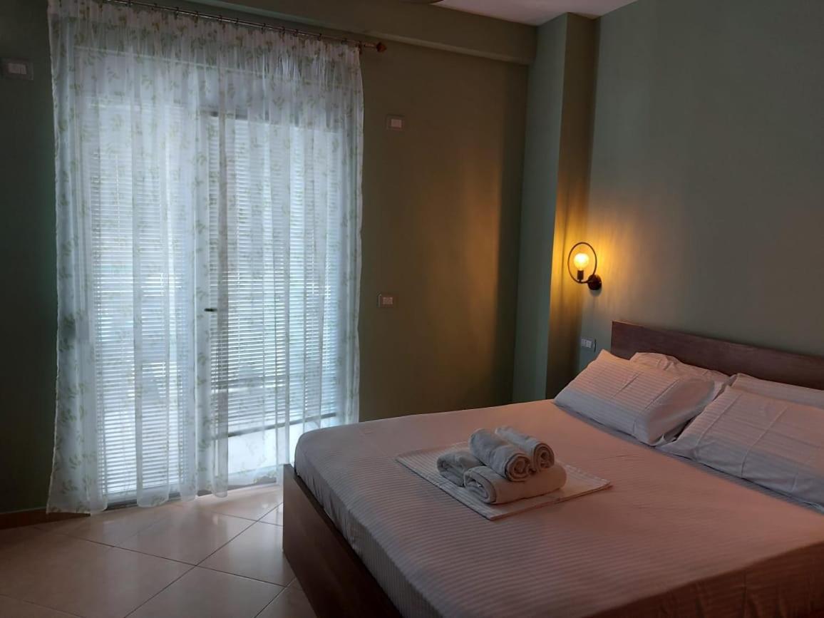 Darla Sea View Apartment Vlorë Eksteriør bilde