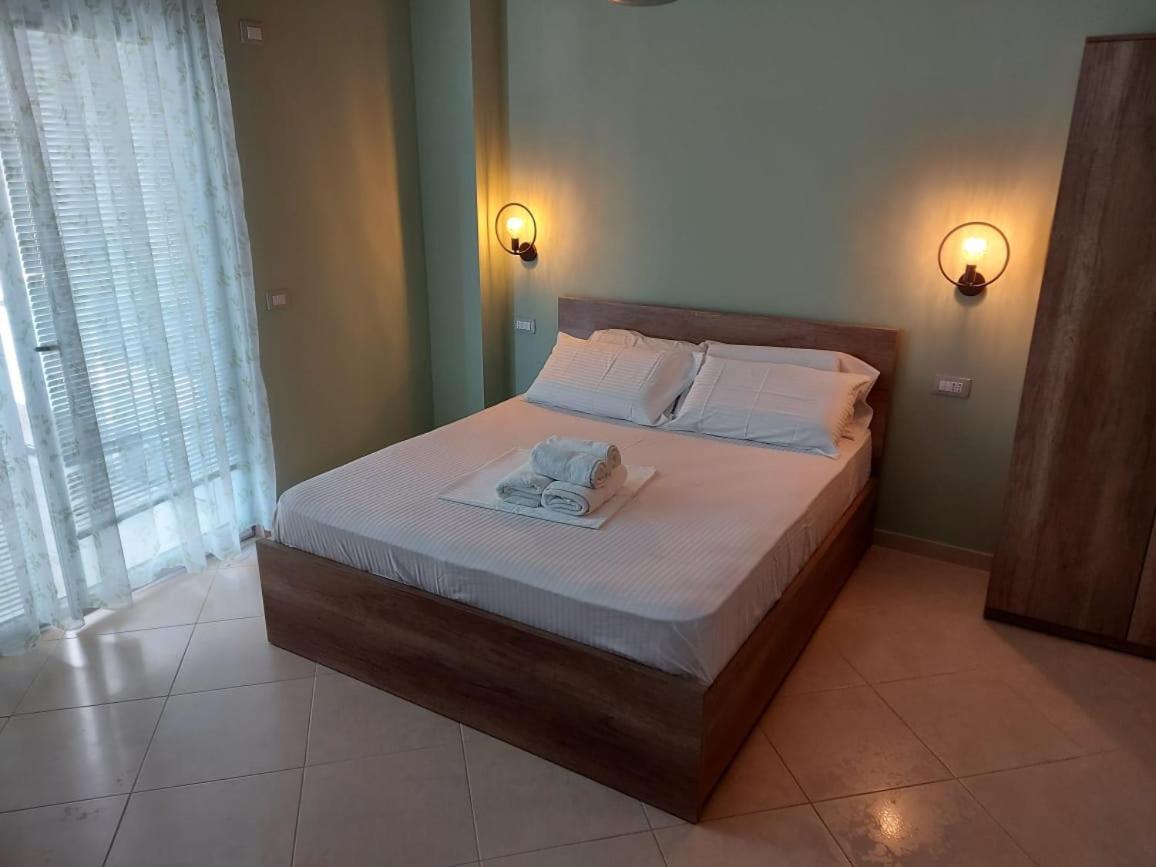 Darla Sea View Apartment Vlorë Eksteriør bilde