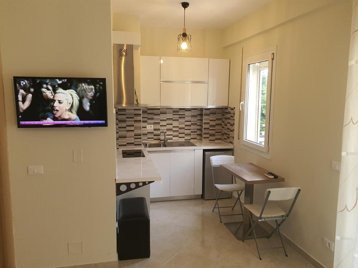 Darla Sea View Apartment Vlorë Eksteriør bilde