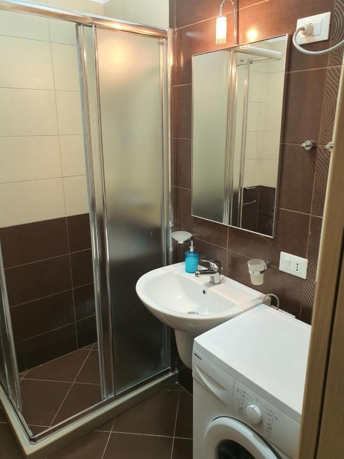 Darla Sea View Apartment Vlorë Eksteriør bilde