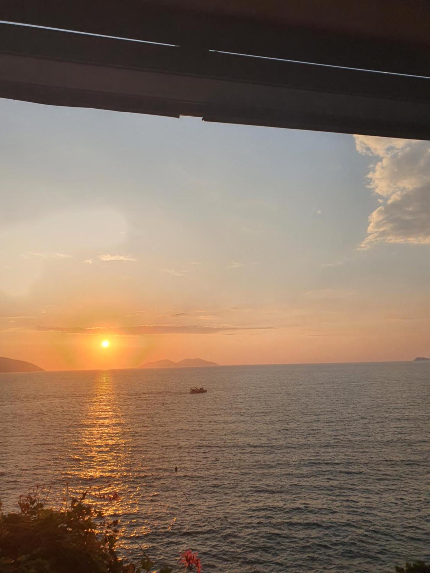 Darla Sea View Apartment Vlorë Eksteriør bilde